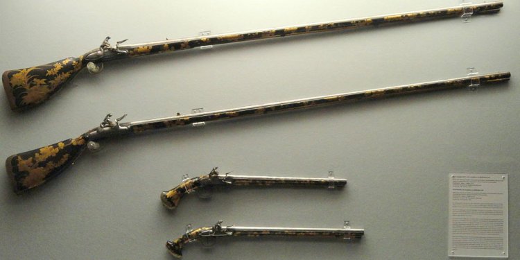 Antique Japanese Lacquer Guns