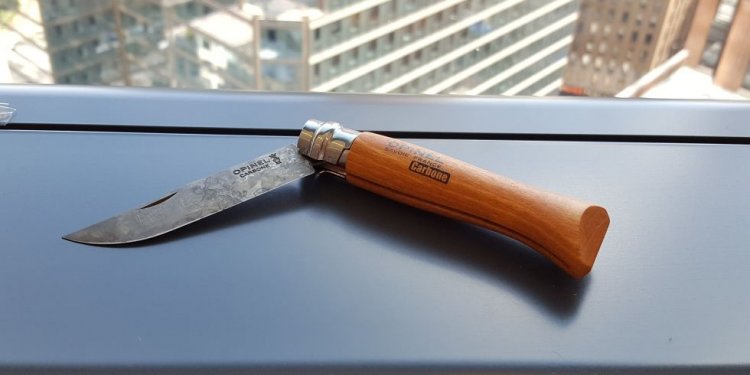 How a Dead-Simple Pocket Knife