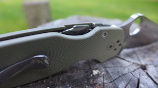 spyderco compression lock