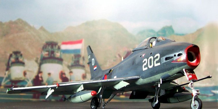 1:72 North American FJ-4B Fury; aircraft 202, 860th Squadron, Netherlands Marine-Luchtvaartdienst/MLD;...