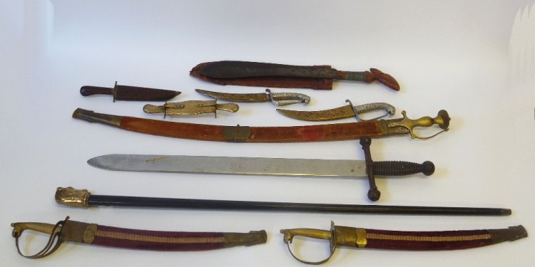 REPRODUCTION SWORDS AND