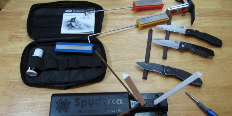 The Spyderco Sharpmaker