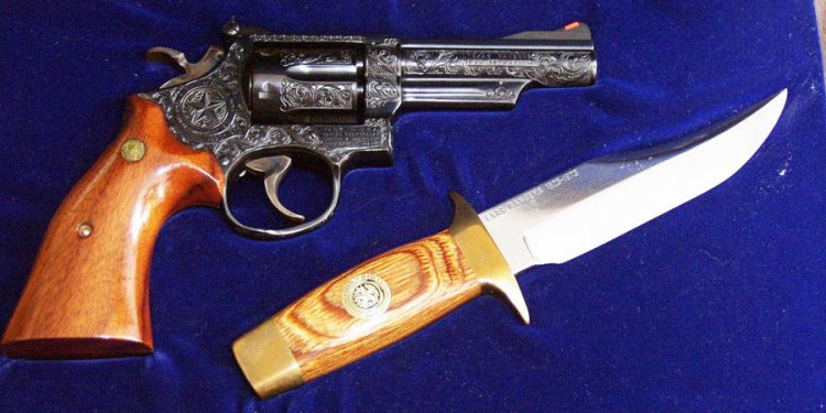 Smith & Wesson Bowie Knife