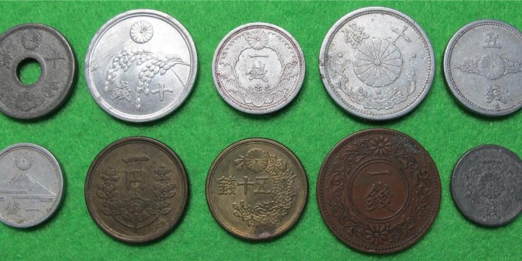 10 ANTIQUE WW2 Japan coins- 1